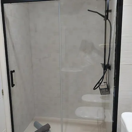 ático Acogedor, Céntrico Y A 2 Min De La Playa.