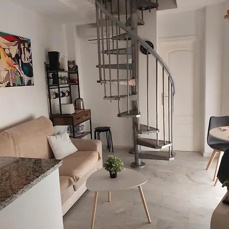 ático Acogedor, Céntrico Y A 2 Min De La Playa. Appartement