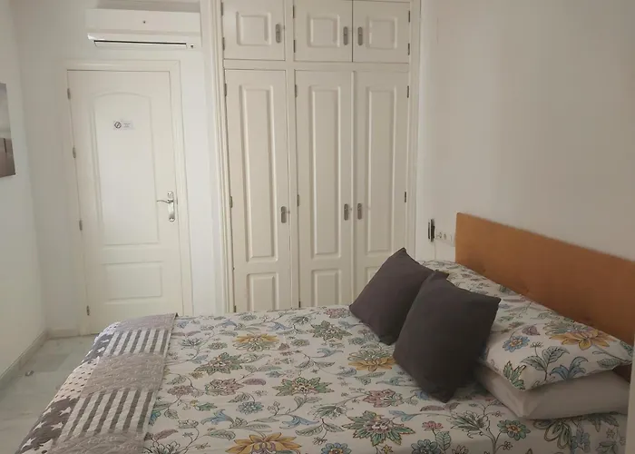 Apartamento ático Acogedor, Céntrico Y A 2 Min De La Playa.