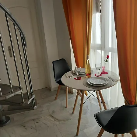 Atico Acogedor, Centrico Y A 2 Min De La Playa.