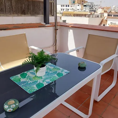 Atico Acogedor, Centrico Y A 2 Min De La Playa. フエンヒロラ